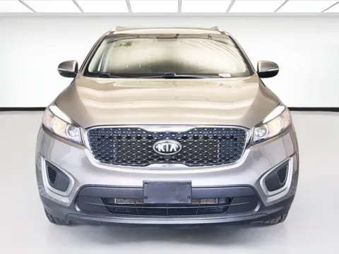 Photos of 2018 Kia Sorento LX for sale in Montclair, CA at KarGenie