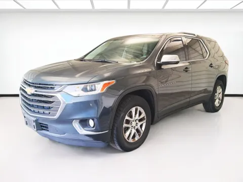 Gray 2018 Chevrolet Traverse LT Cloth for sale in Montclair, CA