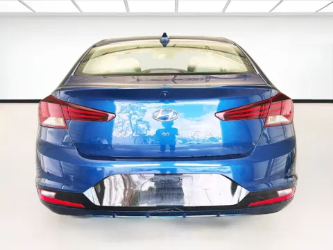 More photos of 2020 Hyundai Elantra SEL at KarGenie, CA