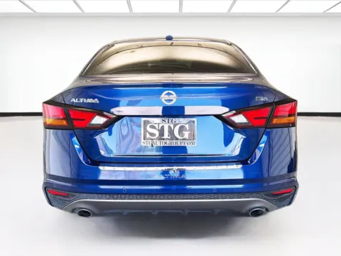 More photos of 2022 Nissan Altima 2.5 SR at KarGenie, CA