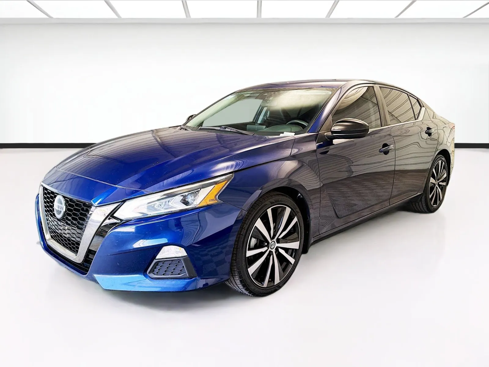 Blue 2022 Nissan Altima 2.5 SR for sale in Fontana, CA
