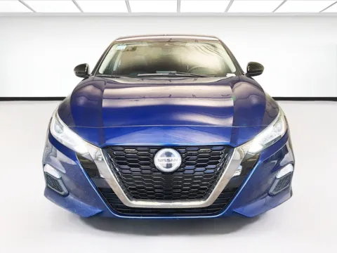 Photos of 2022 Nissan Altima 2.5 SR for sale in Fontana, CA at KarGenie