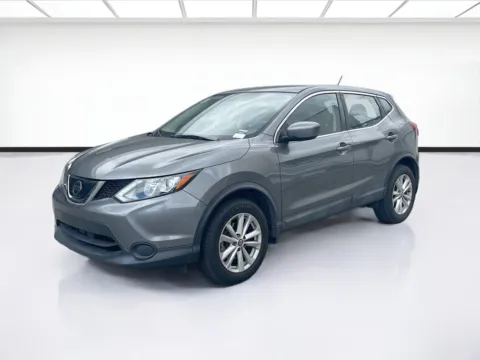 Gray 2019 Nissan Rogue Sport S for sale in Fontana, CA