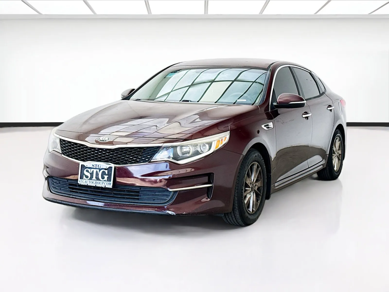2016 Kia Optima LX AT's photo