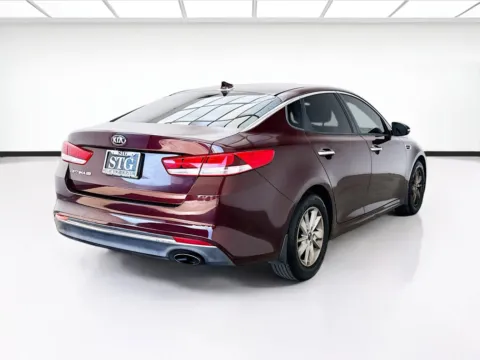 More photos of 2016 Kia Optima LX at KarGenie, CA