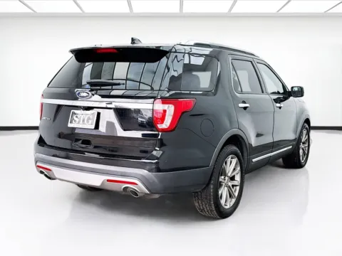 More photos of 2017 Ford Explorer Limited at KarGenie, CA