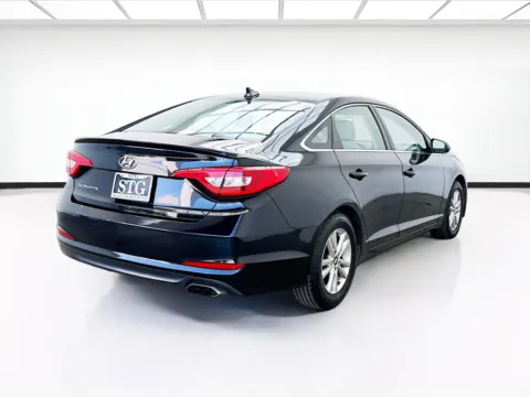 More photos of 2017 Hyundai Sonata 2.4L at KarGenie, CA