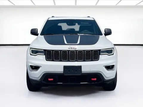 Photos of 2017 Jeep Grand Cherokee Trailhawk for sale in Fontana, CA at KarGenie