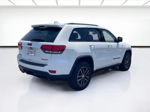 More photos of 2017 Jeep Grand Cherokee Trailhawk at KarGenie, CA