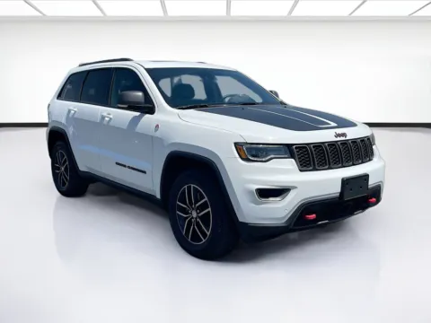 Another view of 2017 Jeep Grand Cherokee Trailhawk for sale in Fontana, CA at KarGenie