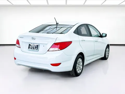 More photos of 2017 Hyundai Accent SE at KarGenie, CA
