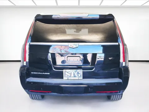 More photos of 2019 Cadillac Escalade ESV Luxury at KarGenie, CA