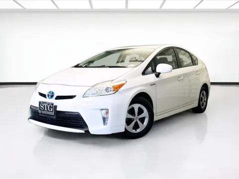 White 2015 Toyota Prius Two for sale in Fontana, CA