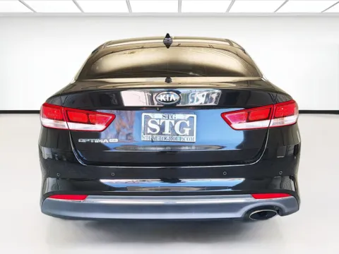 More photos of 2016 Kia Optima LX at KarGenie, CA