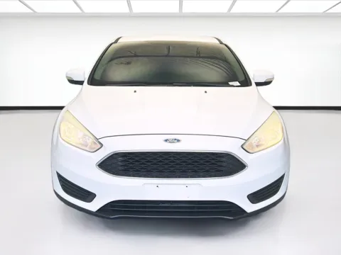 Photos of 2016 Ford Focus SE for sale in Fontana, CA at KarGenie