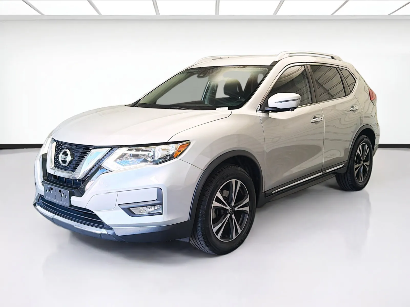 Silver 2017 Nissan Rogue SL for sale in Fontana, CA