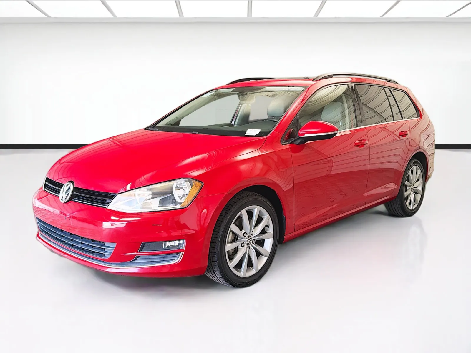 Red 2017 Volkswagen Golf SportWagen SE for sale in Fontana, CA