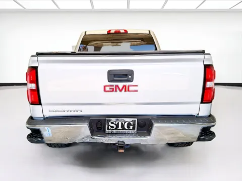 More photos of 2016 GMC Sierra 1500 at KarGenie, CA