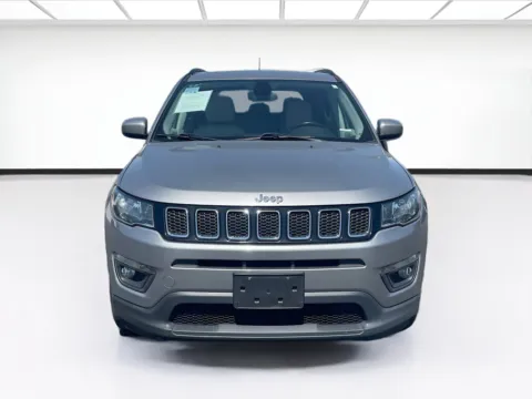 Photos of 2019 Jeep Compass Latitude w/Sun/Wheel Pkg for sale in Fontana, CA at KarGenie