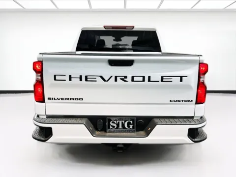 More photos of 2022 Chevrolet Silverado 1500 Custom at KarGenie, CA