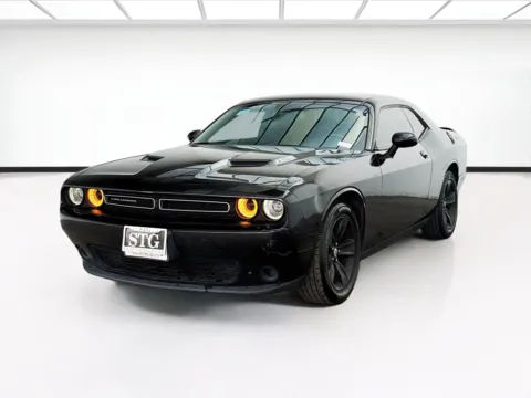 Black 2019 Dodge Challenger SXT for sale in Fontana, CA