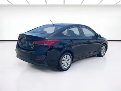 More photos of 2020 Hyundai Accent SE at KarGenie, CA