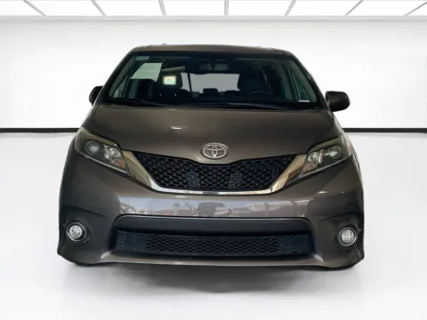 Photos of 2017 Toyota Sienna SE Premium for sale in Fontana, CA at KarGenie