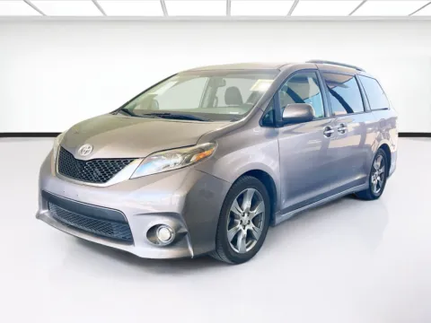 Gray 2017 Toyota Sienna SE Premium for sale in Fontana, CA