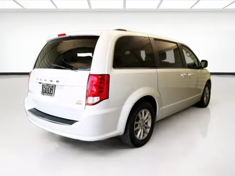 More photos of 2018 Dodge Grand Caravan SXT at KarGenie, CA