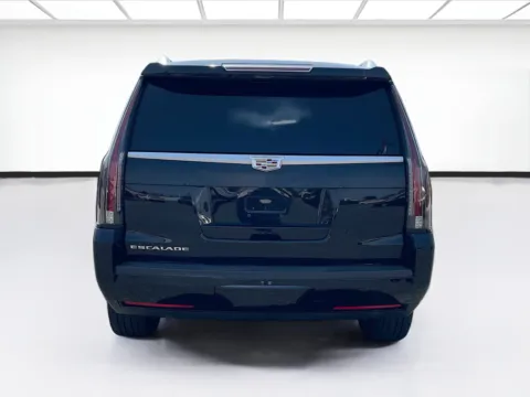 More photos of 2016 Cadillac Escalade Platinum at KarGenie, CA