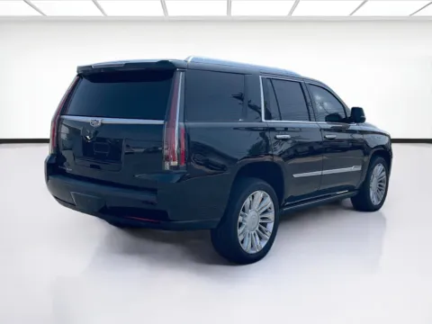 More photos of 2016 Cadillac Escalade Platinum at KarGenie, CA