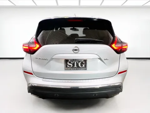 More photos of 2019 Nissan Murano SL at KarGenie, CA