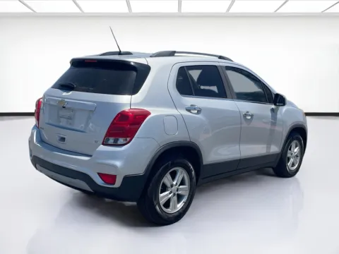 More photos of 2018 Chevrolet Trax LT at KarGenie, CA