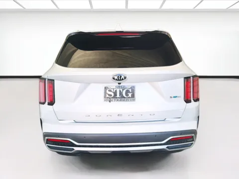 More photos of 2021 Kia Sorento Hybrid S at KarGenie, CA