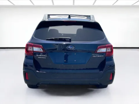 More photos of 2018 Subaru Outback Premium at KarGenie, CA