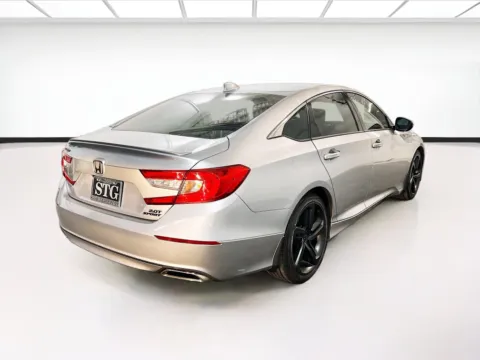More photos of 2018 Honda Accord Sedan Sport 2.0T at KarGenie, CA