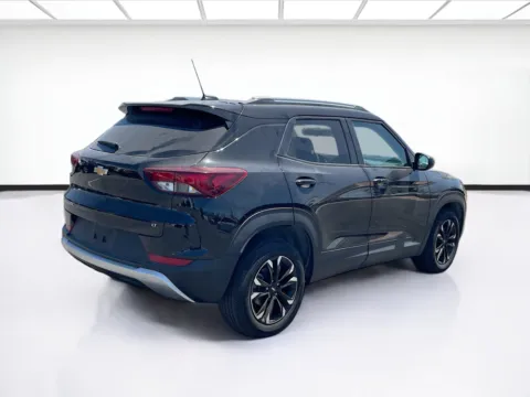 More photos of 2023 Chevrolet Trailblazer LT at KarGenie, CA