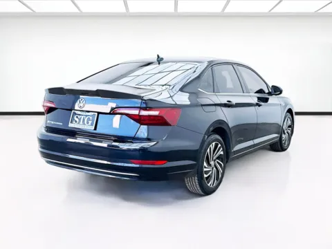 More photos of 2020 Volkswagen Jetta SEL at KarGenie, CA