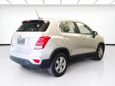 More photos of 2020 Chevrolet Trax LS at KarGenie, CA