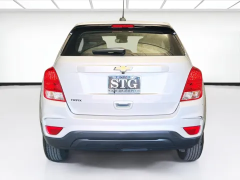 More photos of 2020 Chevrolet Trax LS at KarGenie, CA
