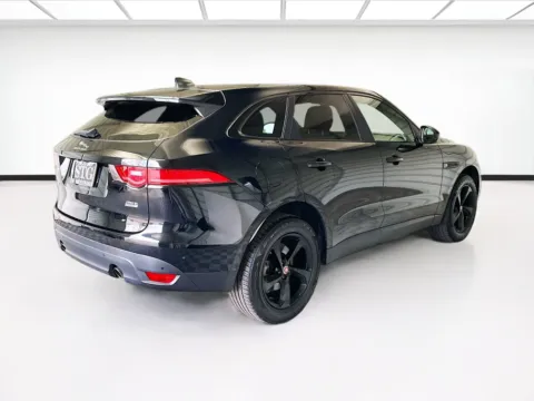 More photos of 2020 Jaguar F-PACE 25t Prestige at KarGenie, CA