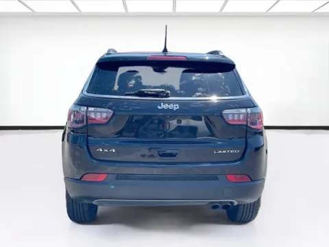 More photos of 2021 Jeep Compass Limited at KarGenie, CA