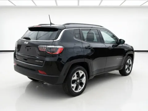 More photos of 2021 Jeep Compass Limited at KarGenie, CA