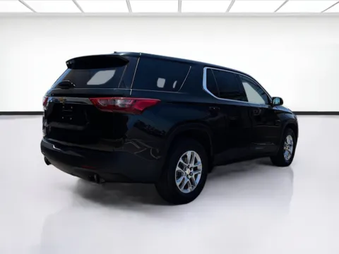 More photos of 2020 Chevrolet Traverse LS at KarGenie, CA