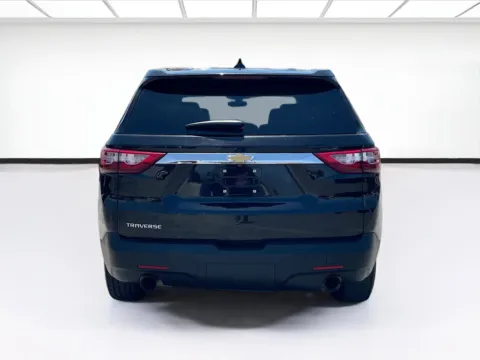 More photos of 2020 Chevrolet Traverse LS at KarGenie, CA