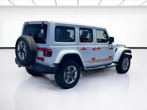 More photos of 2019 Jeep Wrangler Unlimited Sahara at KarGenie, CA