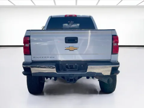 More photos of 2017 Chevrolet Silverado 2500HD LT at KarGenie, CA