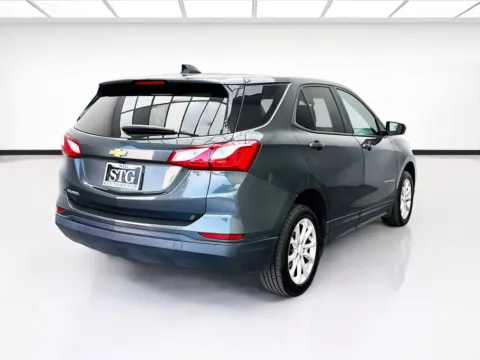 More photos of 2020 Chevrolet Equinox LS at KarGenie, CA