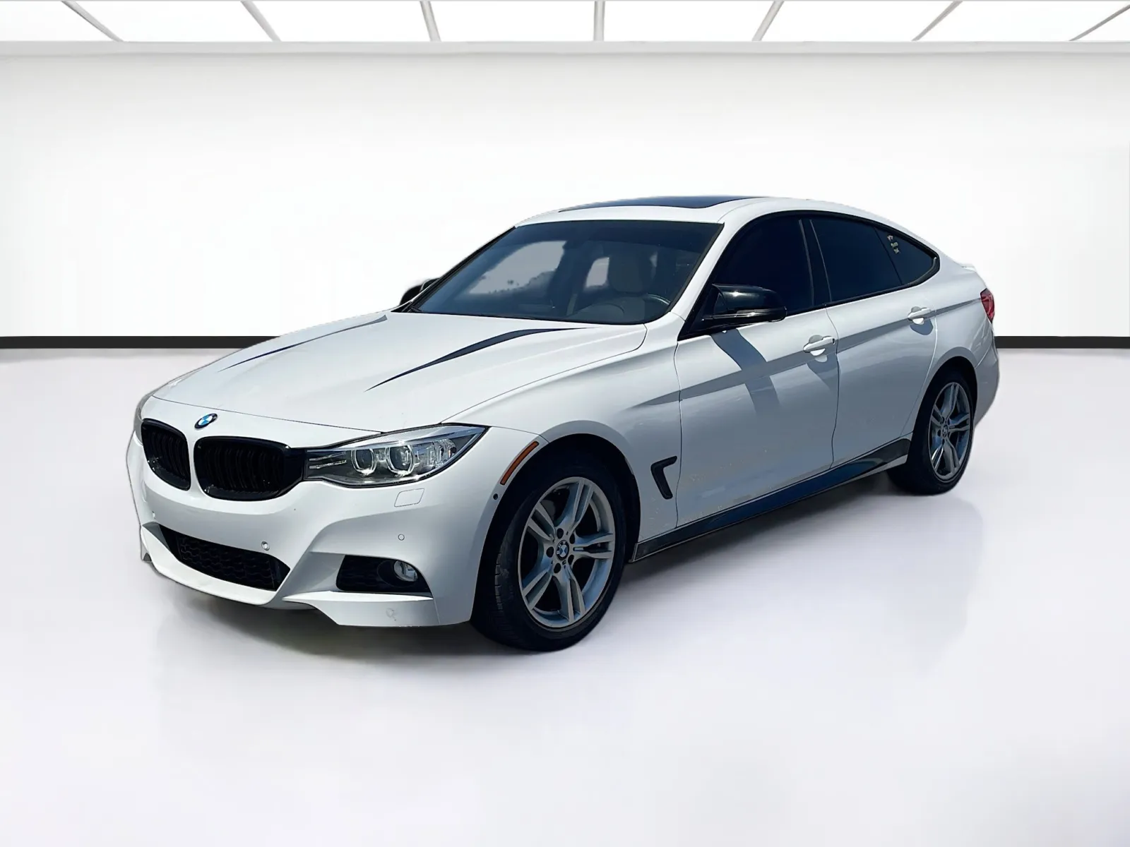 White 2015 BMW 3 Series Gran Turismo 328i xDrive for sale in Fontana, CA