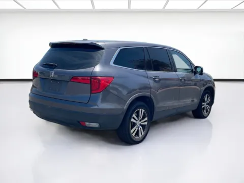More photos of 2018 Honda Pilot EX-L at KarGenie, CA